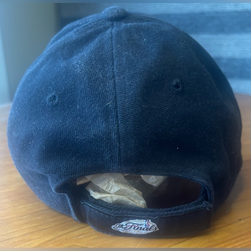 Vintage 2004 Reebok Detroit Pistons NBA Champion Velcro Strapback Hat OSFA EUC - Picture 5 of 8